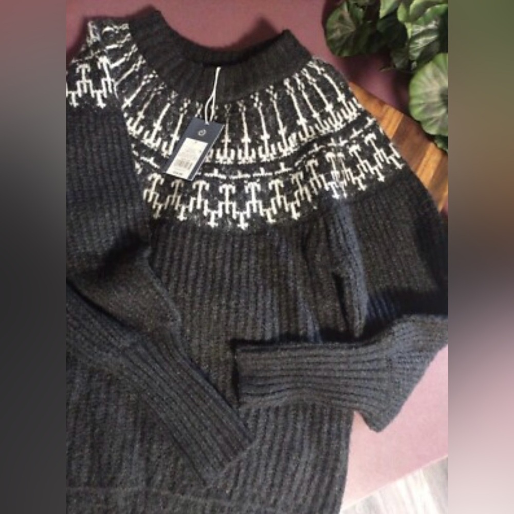 Cozy Nordic Sweater NWT by Universal Thread - Picture 6 of 10